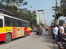 Hà Nội: Nữ nhà báo Đài tiếng nói Việt Nam bị xe buýt cán chết Hà Nội: Nữ nhà báo Đài tiếng nói Việt Nam bị xe buýt cán chết