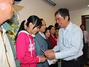 Tiếp tục chương trình “Cùng CN vượt khó” Tiếp tục chương trình “Cùng CN vượt khó”