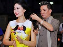 Đàm Vĩnh Hưng loay hoay sửa tóc cho “Hiệp sĩ mù” Đàm Vĩnh Hưng loay hoay sửa tóc cho “Hiệp sĩ mù”