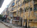 Sập ban công nhà ngay trước bão Thần Sấm, 1 người tử vong Sập ban công nhà ngay trước bão Thần Sấm, 1 người tử vong