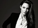 Angelina Jolie trải lòng về Brad và tuổi trẻ nổi loạn Angelina Jolie trải lòng về Brad và tuổi trẻ nổi loạn