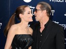 Angelina Jolie đẹp rạng rỡ bên Brad Pitt Angelina Jolie đẹp rạng rỡ bên Brad Pitt