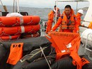 Vụ 2 tàu hàng đâm nhau trên biển: Hy vọng nhỏ nhoi vẫn cố tìm Vụ 2 tàu hàng đâm nhau trên biển: Hy vọng nhỏ nhoi vẫn cố tìm