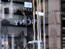 Vụ buôn lậu hàng hiệu Gucci: Truy tố hai cán bộ hải quan Vụ buôn lậu hàng hiệu Gucci: Truy tố hai cán bộ hải quan