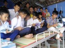 Hỗ trợ gần 100 triệu đồng mua giường cho học sinh Hỗ trợ gần 100 triệu đồng mua giường cho học sinh