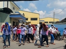 Công nhân Công ty Vina Duke đã trở lại làm việc Công nhân Công ty Vina Duke đã trở lại làm việc
