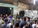Nhậu về, phá cửa dùng kéo đâm chết đồng nghiệp Nhậu về, phá cửa dùng kéo đâm chết đồng nghiệp