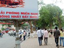 Xử lý 22 người gây rối tại bờ hồ Hoàn Kiếm Xử lý 22 người gây rối tại bờ hồ Hoàn Kiếm