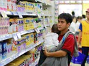 Áp trần, giá sữa vẫn không giảm Áp trần, giá sữa vẫn không giảm