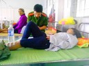 Lật xe công nông, 2 người chết, 9 bị thương Lật xe công nông, 2 người chết, 9 bị thương