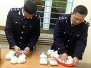 Trà trộn làm hành khách, 2 phụ nữ vận chuyển 8,2 kg ma túy Trà trộn làm hành khách, 2 phụ nữ vận chuyển 8,2 kg ma túy