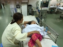 Tưởng thuốc là kẹo, bé gái ăn liền 20 viên Tưởng thuốc là kẹo, bé gái ăn liền 20 viên
