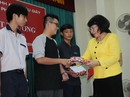Khen thưởng 359 con công nhân Khen thưởng 359 con công nhân