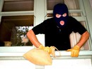 Cậu ấm dẫn bạn về nhà "khiêng" két sắt gần 1 tỉ Cậu ấm dẫn bạn về nhà "khiêng" két sắt gần 1 tỉ