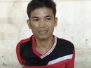 Bị công an bắt, tên cướp ôm mặt khóc như đứa trẻ Bị công an bắt, tên cướp ôm mặt khóc như đứa trẻ