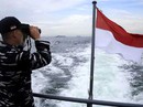 Thuyền Indonesia chìm sau khi va chạm tàu treo cờ Việt Nam Thuyền Indonesia chìm sau khi va chạm tàu treo cờ Việt Nam