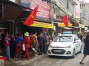 Thiếu nữ 16 tuổi chết trong tư thế treo cổ ở cửa hàng Thiếu nữ 16 tuổi chết trong tư thế treo cổ ở cửa hàng