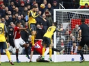 Arsenal thoát hiểm ở phút 88 Arsenal thoát hiểm ở phút 88