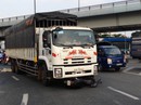 Một phụ nữ bị xe tải cán qua người chết tại chỗ Một phụ nữ bị xe tải cán qua người chết tại chỗ
