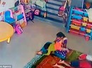 Kinh hoàng bảo mẫu đánh bé gái nứt sọ, xuất huyết nội Kinh hoàng bảo mẫu đánh bé gái nứt sọ, xuất huyết nội