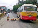 Xe buýt cán chết 1 người đàn ông đi xe đạp Xe buýt cán chết 1 người đàn ông đi xe đạp