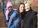 Bà Clinton đang ở đâu? Bà Clinton đang ở đâu?