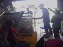 Truy tìm 2 kẻ táo tợn dùng súng cướp cửa hàng ĐTDĐ Truy tìm 2 kẻ táo tợn dùng súng cướp cửa hàng ĐTDĐ