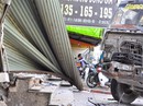 Xe ben “đại náo” Biên Hòa, tông 3 ô tô, làm sập 3 ki-ốt Xe ben “đại náo” Biên Hòa, tông 3 ô tô, làm sập 3 ki-ốt