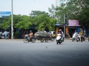 Xe chở hàng cồng kềnh gây họa Xe chở hàng cồng kềnh gây họa
