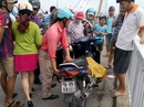 Người đàn ông đi xe máy lên cầu, nhảy sông tự vẫn Người đàn ông đi xe máy lên cầu, nhảy sông tự vẫn
