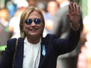 Bà Clinton bị viêm phổi, không đứng vững trong lễ tưởng niệm 11-9 Bà Clinton bị viêm phổi, không đứng vững trong lễ tưởng niệm 11-9