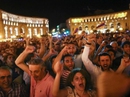 Armenia: Kẻ chiếm đồn cảnh sát suốt 1 tuần đầu hàng Armenia: Kẻ chiếm đồn cảnh sát suốt 1 tuần đầu hàng