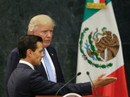 Dân Mexico nóng mặt vì tổng thống "lép vế" ông Trump Dân Mexico nóng mặt vì tổng thống "lép vế" ông Trump