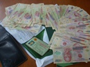 Bám theo người rút tiền ngân hàng để trộm cắp tài sản Bám theo người rút tiền ngân hàng để trộm cắp tài sản