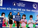Vinamilk tặng gần 130.000 ly sữa cho trẻ em Vĩnh Long Vinamilk tặng gần 130.000 ly sữa cho trẻ em Vĩnh Long