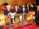 Tổng Bí thư bỏ lá phiếu đầu tiên bầu Trung ương khóa XII Tổng Bí thư bỏ lá phiếu đầu tiên bầu Trung ương khóa XII