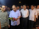Thủ tướng bất ngờ thị sát chợ Long Biên, ruộng rau sạch Hà Nội Thủ tướng bất ngờ thị sát chợ Long Biên, ruộng rau sạch Hà Nội