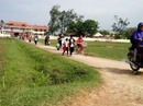 Đến trường trên “đoạn đường đau khổ” Đến trường trên “đoạn đường đau khổ”