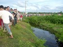 Vợ phát hiện chồng chết dưới mương nước cạnh quán nhậu Vợ phát hiện chồng chết dưới mương nước cạnh quán nhậu