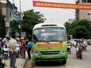 Tạt vào điểm đỗ, xe buýt cán chết người phụ nữ đi xe máy Tạt vào điểm đỗ, xe buýt cán chết người phụ nữ đi xe máy