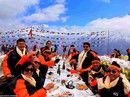 Bữa sáng xa xỉ trên đỉnh Everest cho khách nhà giàu Bữa sáng xa xỉ trên đỉnh Everest cho khách nhà giàu
