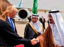 Ông Trump “khó xử” vì vợ không mang khăn trùm đầu Ông Trump “khó xử” vì vợ không mang khăn trùm đầu