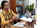 Vụ tờ vé số độc đắc nghi bị đánh tráo: Bà Tuyết nhận 200 triệu đầu tiên Vụ tờ vé số độc đắc nghi bị đánh tráo: Bà Tuyết nhận 200 triệu đầu tiên