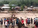 Bị lũ cuốn 900 km trong 4 ngày vẫn sống Bị lũ cuốn 900 km trong 4 ngày vẫn sống