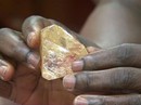 Tự nguyện nộp viên kim cương 706 carat cho chính phủ Tự nguyện nộp viên kim cương 706 carat cho chính phủ