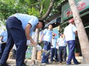 Dân vỗ tay khi thấy lãnh đạo quận Bình Tân "đòi" vỉa hè Dân vỗ tay khi thấy lãnh đạo quận Bình Tân "đòi" vỉa hè