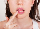 Bỗng dưng sưng nướu, lở miệng thì làm sao? Bỗng dưng sưng nướu, lở miệng thì làm sao?
