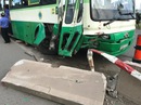 Xe buýt “đại náo” xa lộ Hà Nội ngày đầu năm Xe buýt “đại náo” xa lộ Hà Nội ngày đầu năm