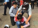 Tên cướp chạy ngược chiều bị dân vây bắt khai gì tại công an? Tên cướp chạy ngược chiều bị dân vây bắt khai gì tại công an?