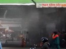Trạm xăng phát hỏa, hàng chục người chạy thục mạng Trạm xăng phát hỏa, hàng chục người chạy thục mạng
